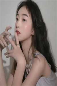 十八线糊咖：我的金主是我小后妈