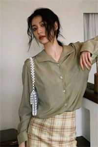 重生后怒甩渣夫，军婚甜如蜜