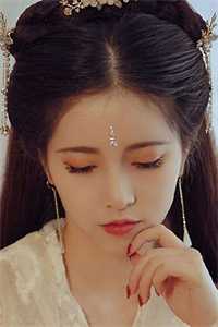 嫁给穷小子后，她成了百亿富婆