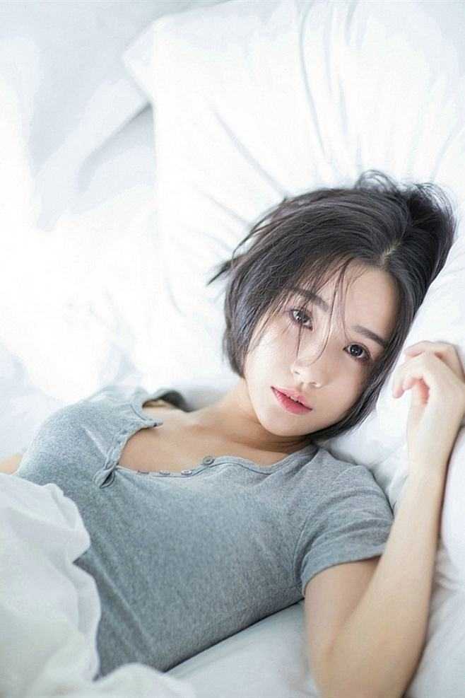 那姓黄的女人出现
