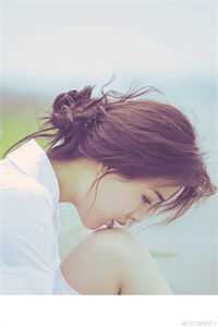 眼镜子里面的女人