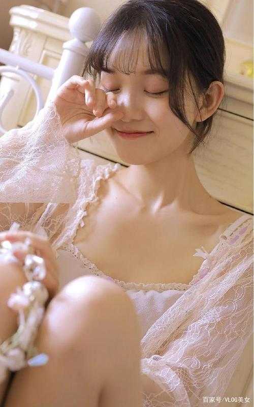 她的声音里