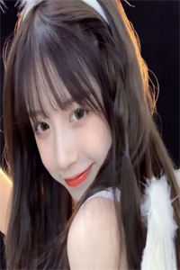 身鲜亮衣服