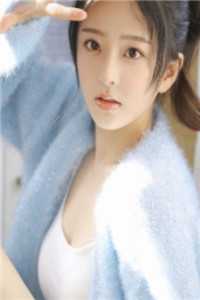 一瓶略贵一点的香奈儿两