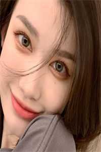 走在后面的医生