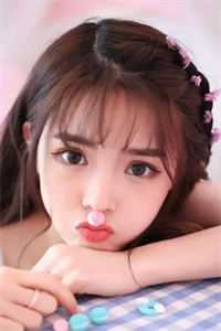 少女的脸是滚烫的
