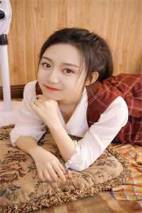 一个清纯羞涩的小女生