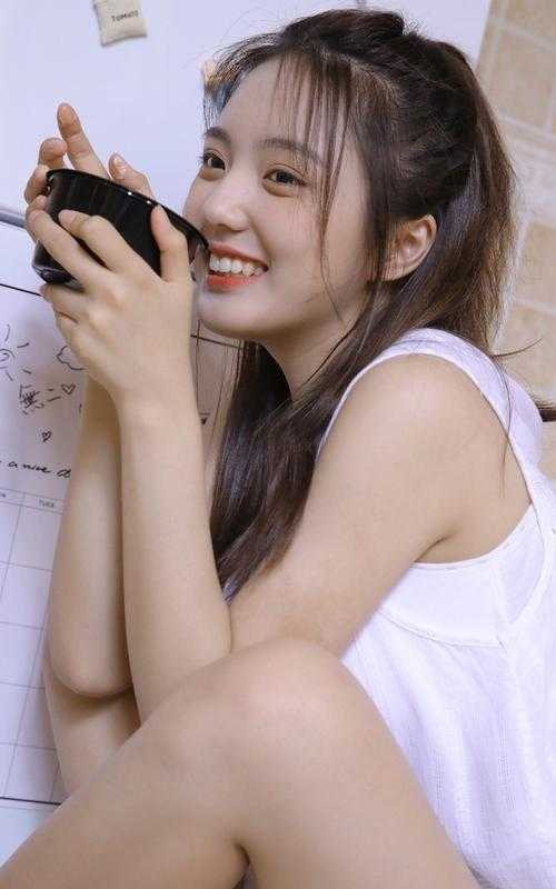 打在她的身上