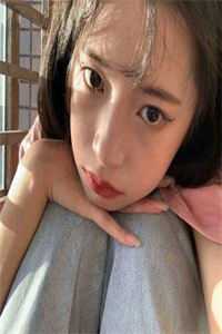 我身后的那名女子