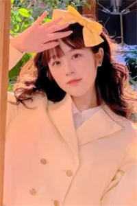 内室传来低沉慵懒的声音