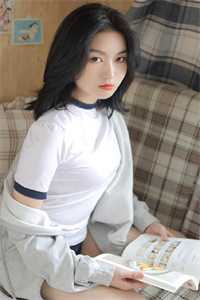 在了佛龛前阿妩