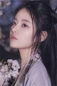 我变成了顶流的未婚妻