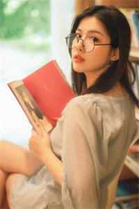 英雄救美,美女老板看上我?