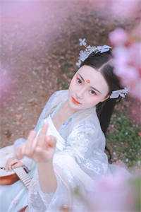 野心女帝是个万人迷