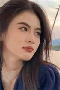 接到未婚夫电话时我正躺在小白脸怀里精品文